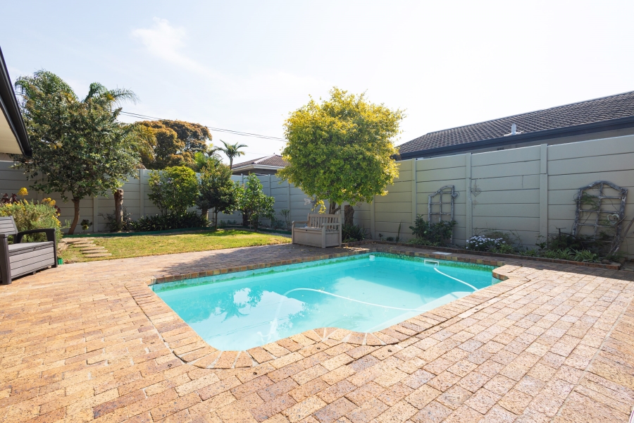 4 Bedroom Property for Sale in Stellenridge Western Cape